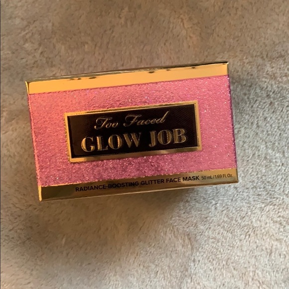 Too Faced Glow Job in Pink Tiara